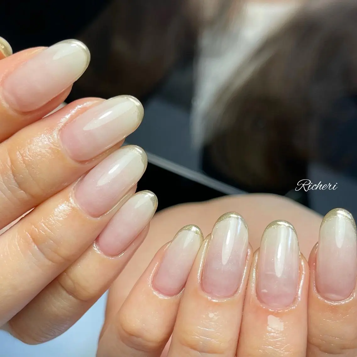 ミディアム ネイル フレンチネイル ミラーネイル richeri beautyのネイルデザイン