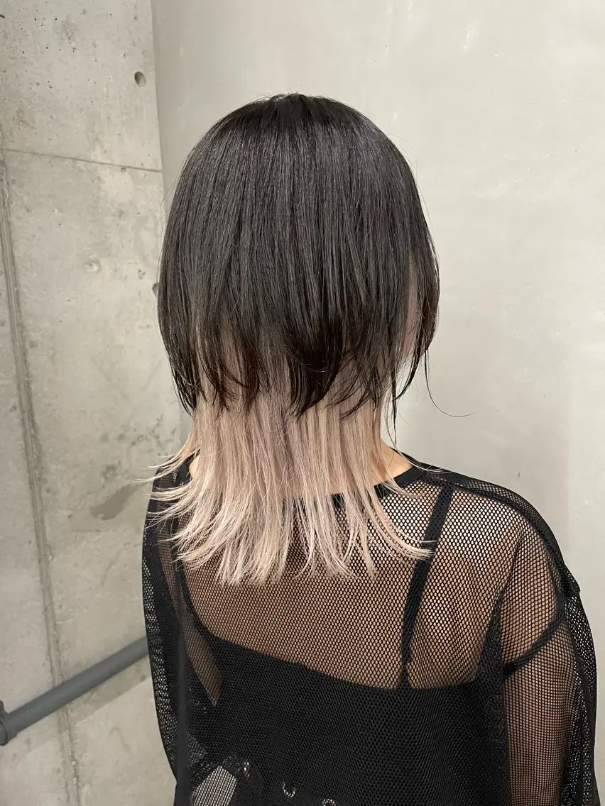 ロング カラー インナーカラー 推し ブリーチ  髪質改善のヘアスタイル