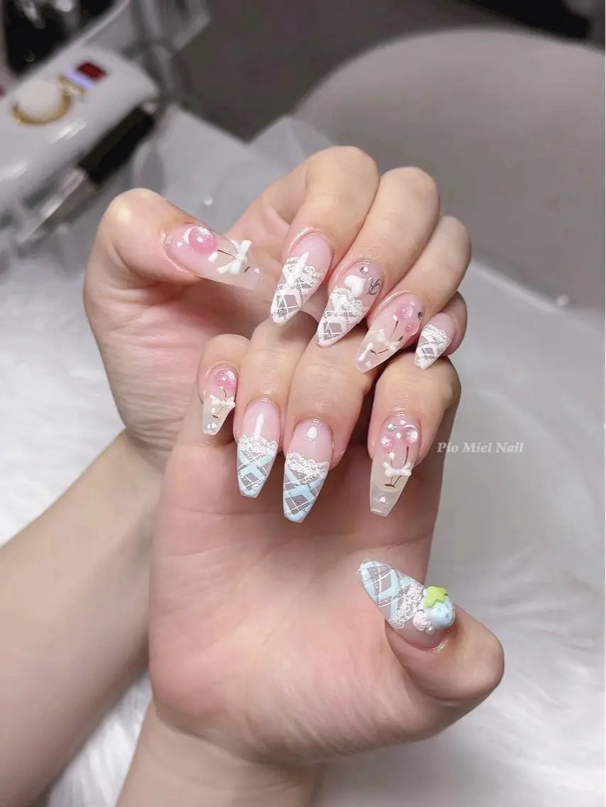 ネイル ハンドネイル HANA 長さだしのネイルデザイン