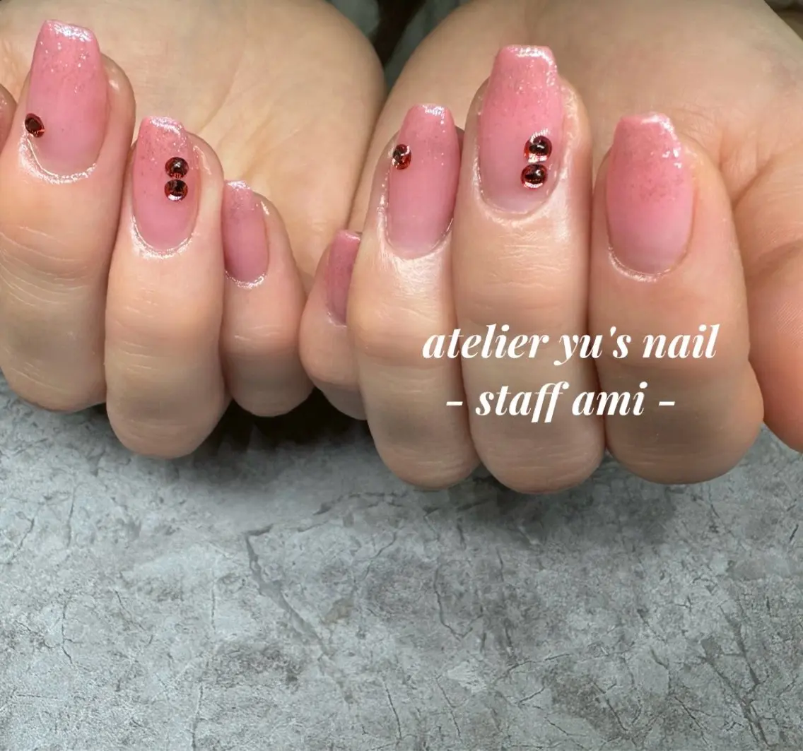 ネイル グラデーション ラメ(グリッター) ピンク ハンドネイル ハンドケア atelier yu's nailのネイルデザイン