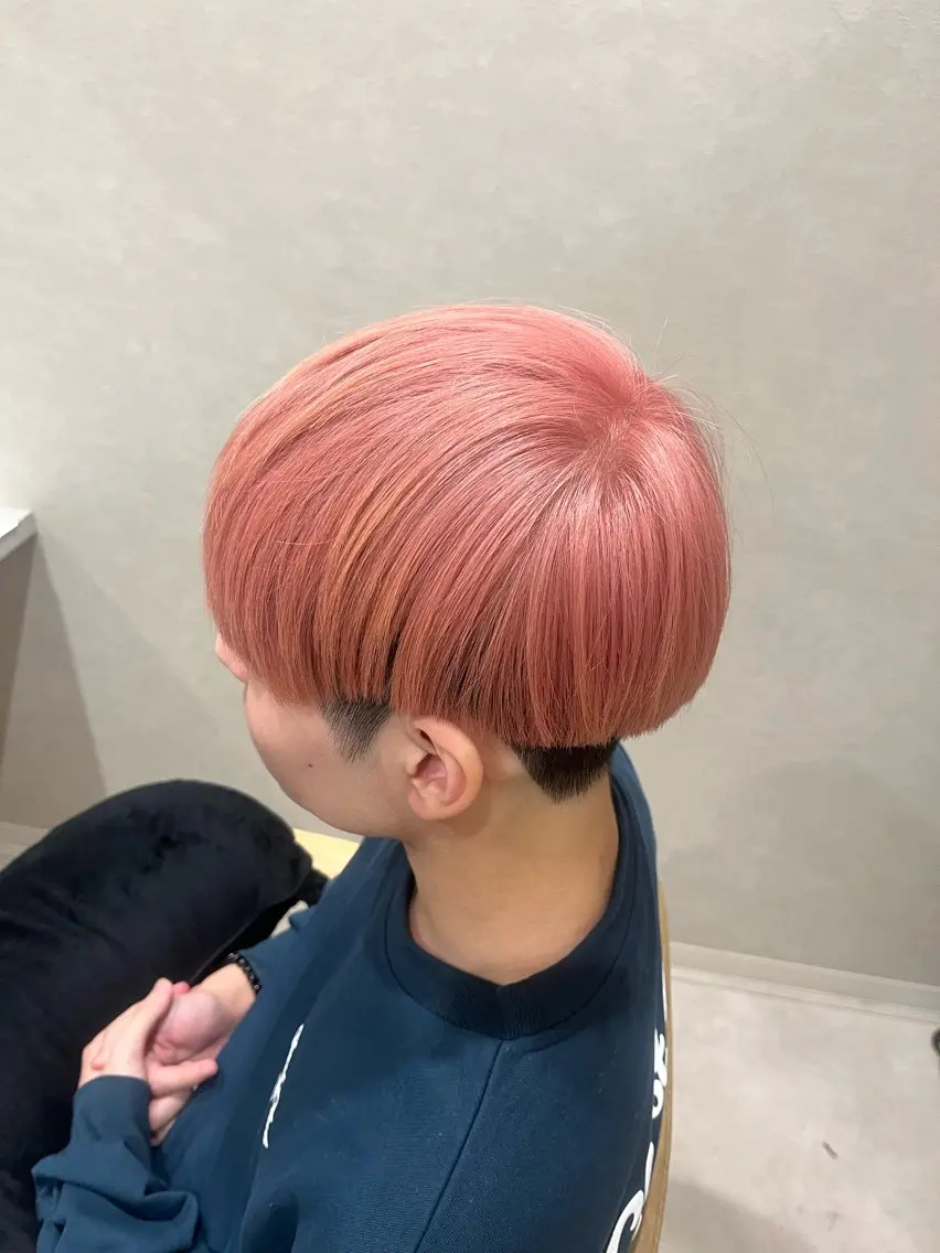 ショート カラー メンズ メンズブリーチ マッシュ ベージュカラー ブリーチ ピンクカラー カット ヘアカラー トリートメント 艶感透明感カラー/ 大分 Keigoのヘアスタイル