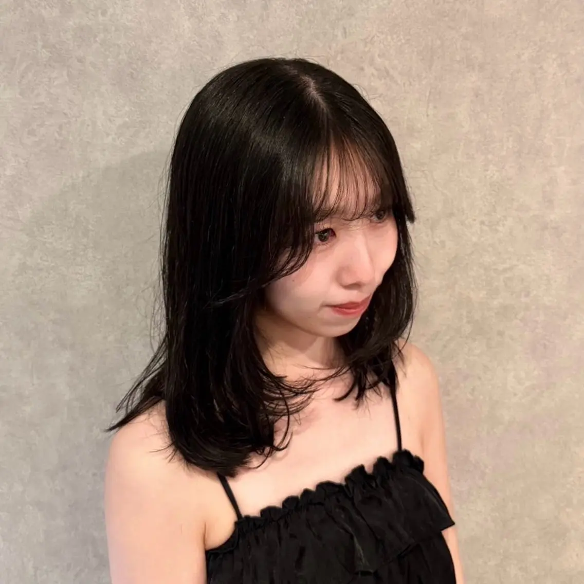ミディアム レイヤーカット カット ヘアカラー ELLE&SALLY 塩田のヘアスタイル