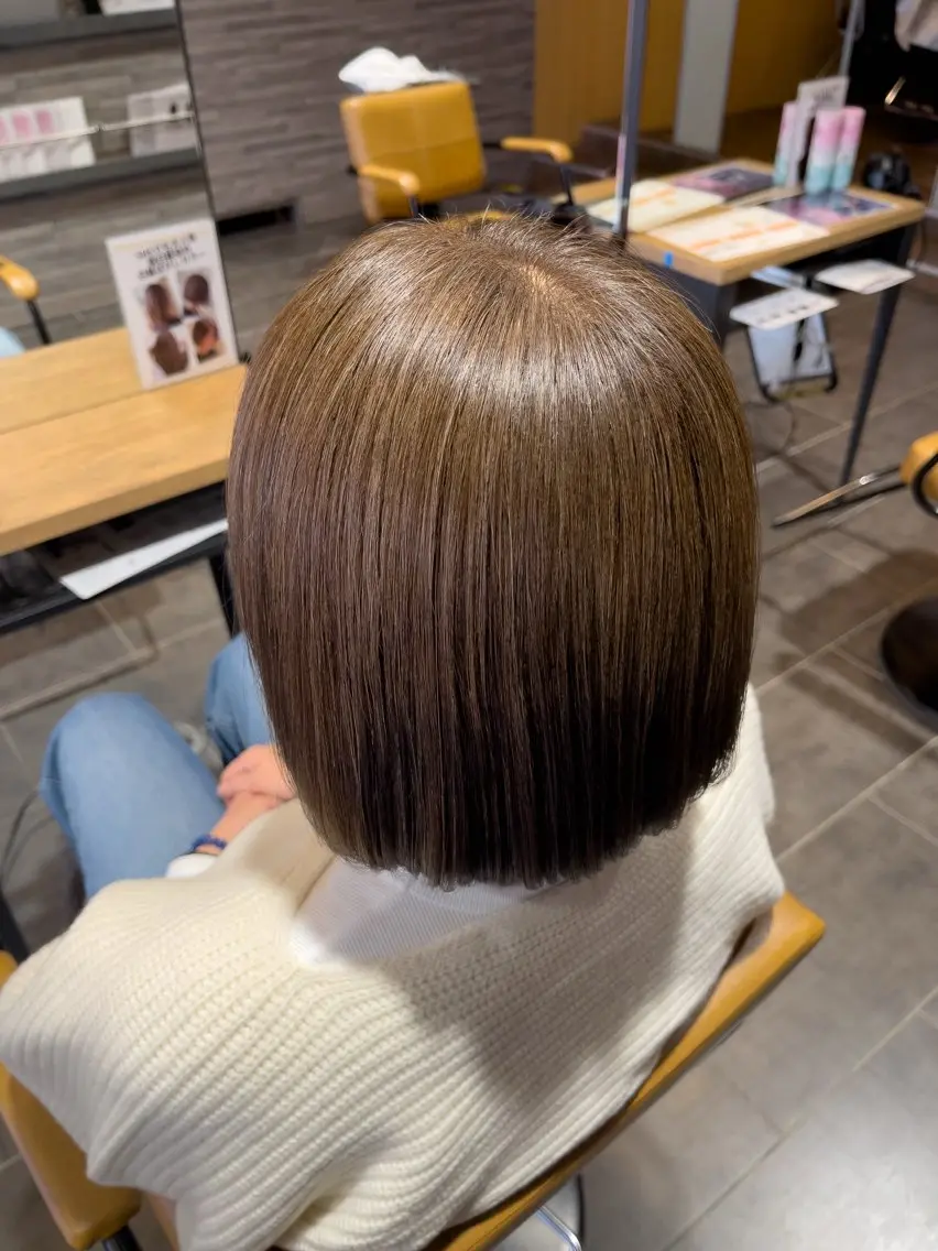 🟠明るくふんわり透明感【ハイグレイカラー】&【似合わせカット】の写真