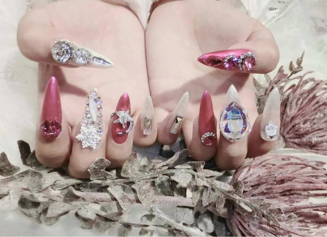 ネイル オーロラネイル ラメ(グリッター) ミラーネイル シルバー babarla Nailのネイルデザイン