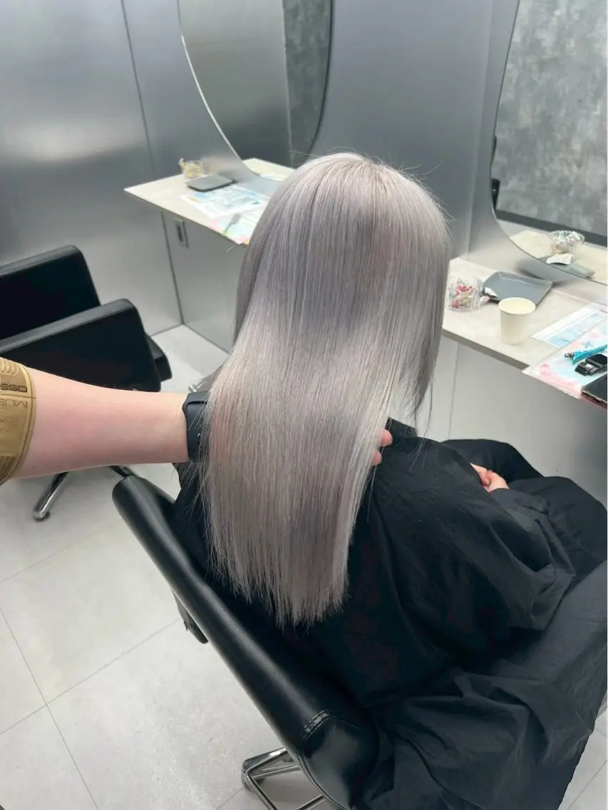 ロング カラー 🌈推し活ハイトーン 🩵荒川結星のヘアスタイル