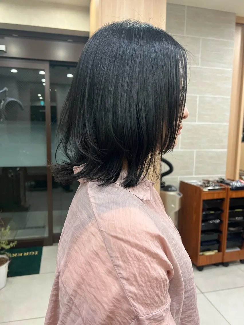 ミディアム 高橋 美樹のヘアスタイル