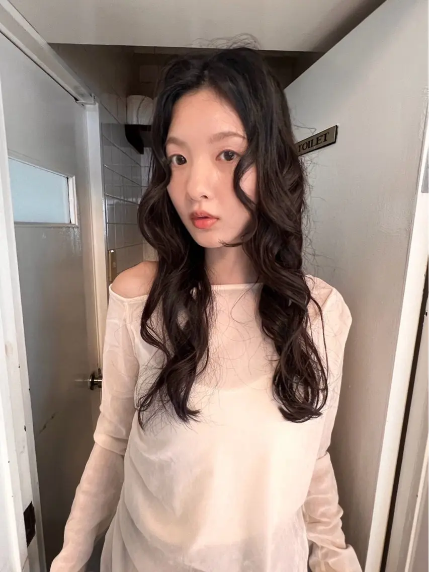 ロング パーマ ロング カット パーマ 阿部うらら/レイヤー /パーマ/ショートのヘアスタイル