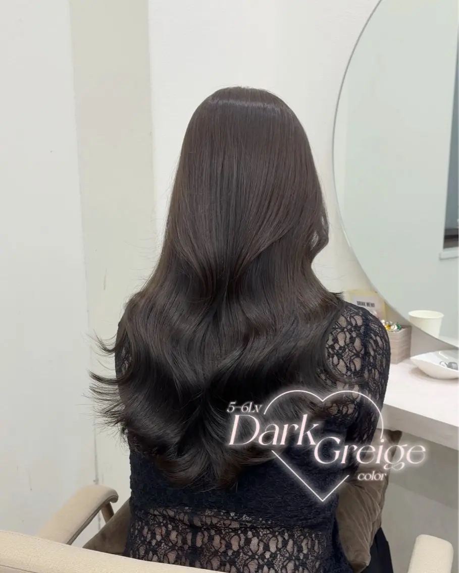 ロング カラー ダークグレー ダークグレージュ グレージュ Core　山下 このはのヘアスタイル