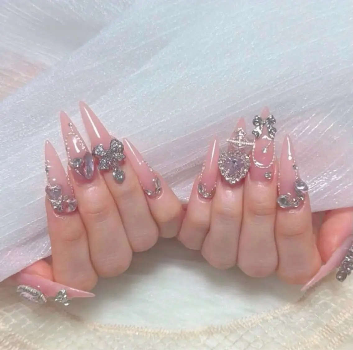 ネイル アートネイル ボルドー フレンチネイル ジェルネイル 氷ネイル・うるうるネイル ハンドネイル Julie NailSalonのネイルデザイン