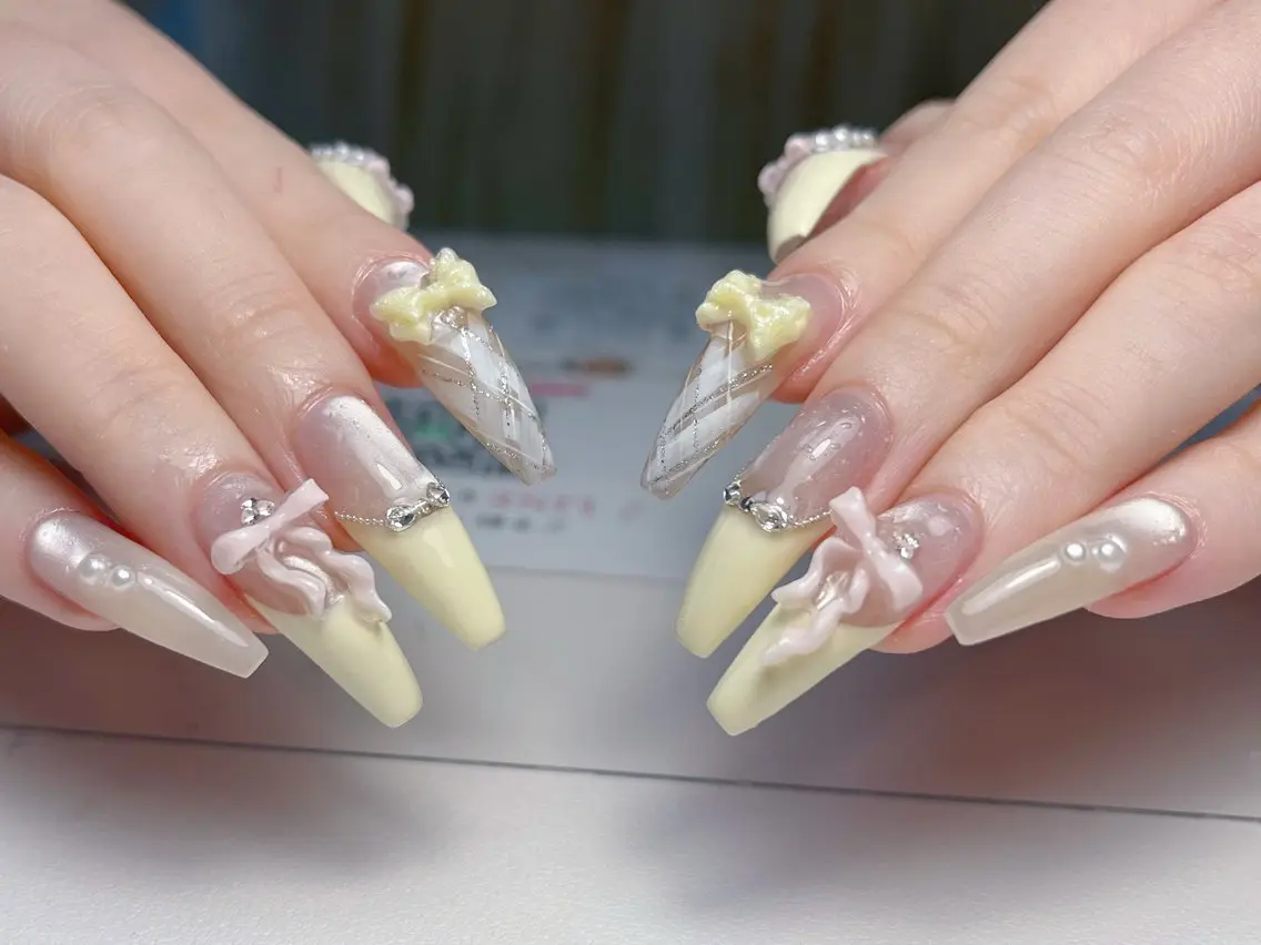 ネイル 成人式 フラッシュネイル フットネイル ジェルネイル 卒業式 ハンドネイル ハンドケア 心斎橋Mione nail salonのネイルデザイン