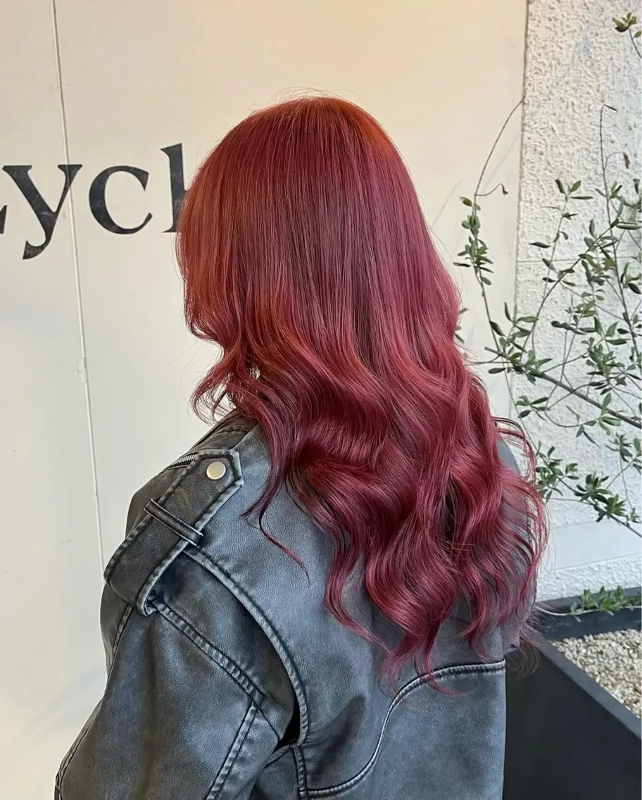 ロング カラー レッドカラー 谷口晴美 透明感カラーのヘアスタイル