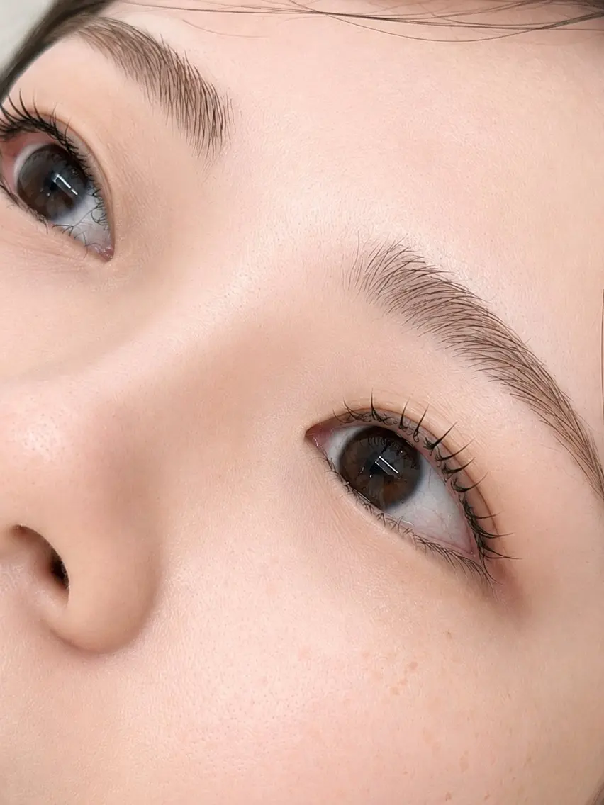 ナチュラルに盛れるまつ毛パーマ+高級コーティングの写真
