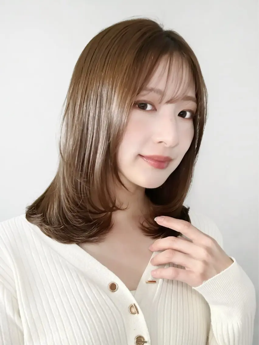ミディアム カラー ミディアムレイヤー くびれヘア レイヤーカット カット ヘアカラー 池袋/小顔レイヤー/ 顔まわり/taigaのヘアスタイル