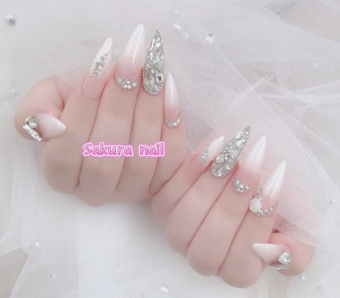ネイル アートネイル オーロラネイル ボルドー チークネイル フレンチネイル ハンドネイル Sakura Nail Salonのネイルデザイン