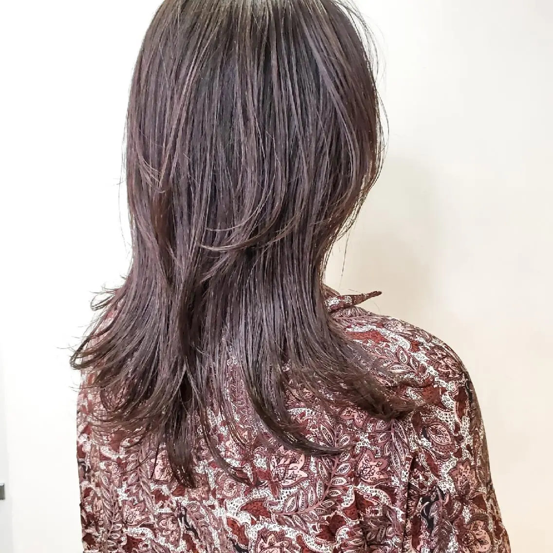 セミロング ハッシュカット レイヤーカット ウルフカット 韓国レイヤー suzuのヘアスタイル