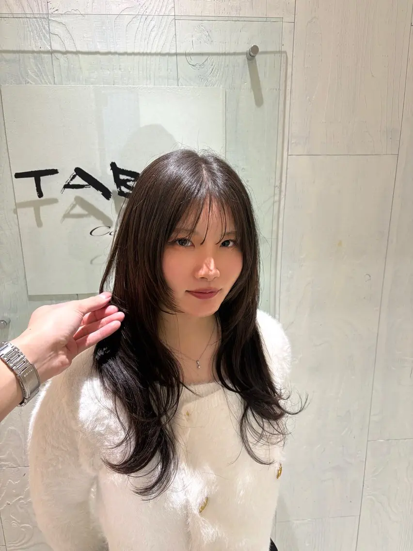 ロング くびれヘア ハッシュカット レイヤーカット カット ブリーチなしWカラー レイヤー/Rickyのヘアスタイル