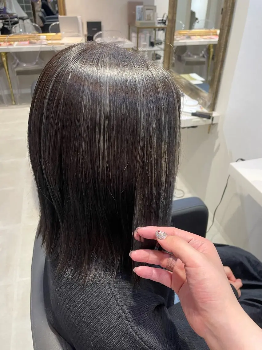 カラー やさかわ ももかのヘアスタイル