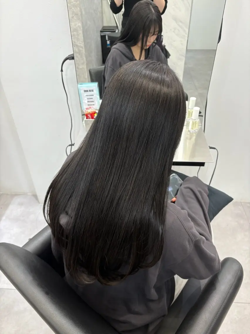 ロング カラー ダークグレー ダークグレージュ グレージュ Core Haruのヘアスタイル