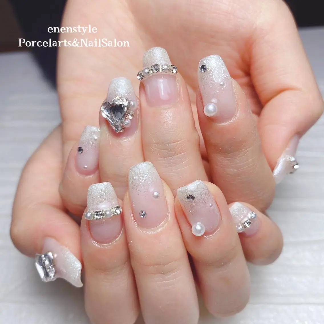 ミディアム ネイル 🐾enen style 🐾のネイルデザイン