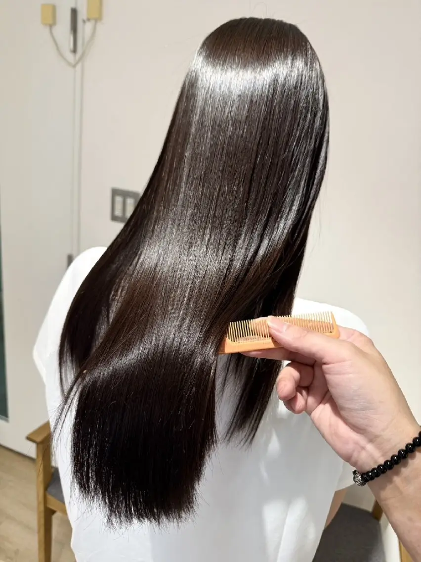 セミロング カット 縮毛矯正 トリートメント RICHAIRNEU リシェイルノイのヘアスタイル