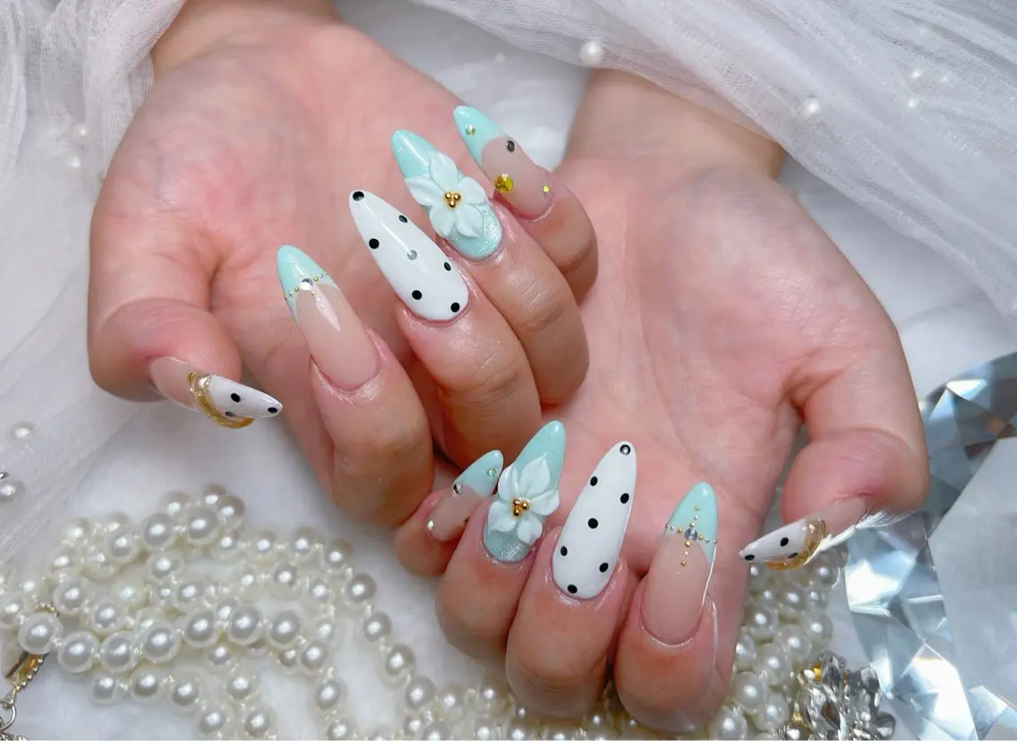 ネイル アートネイル オーロラネイル チークネイル 長さ出し フットネイル Miya _nailのネイルデザイン