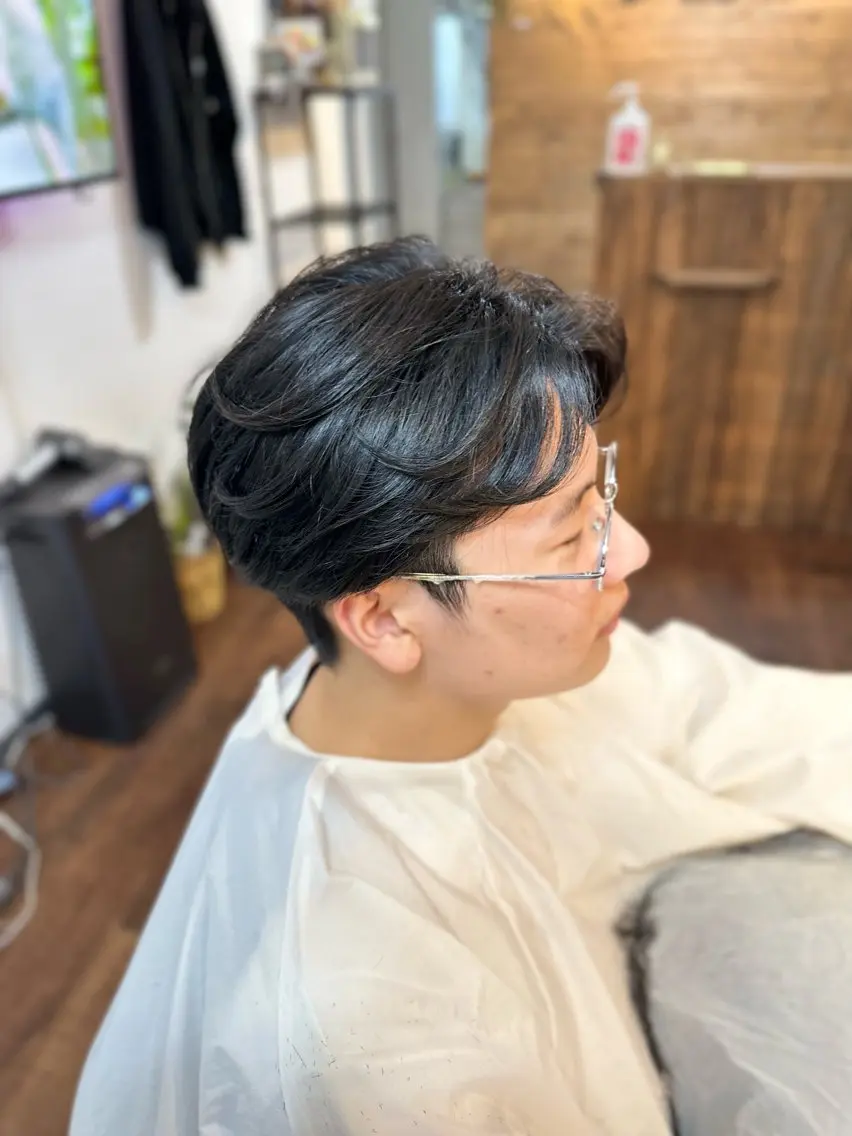 ミディアム メンズ センターパート メンズ韓国風 韓国マッシュ マッシュ 韓国風ヘア カット Luzir⭐︎ GEN⭐︎のヘアスタイル