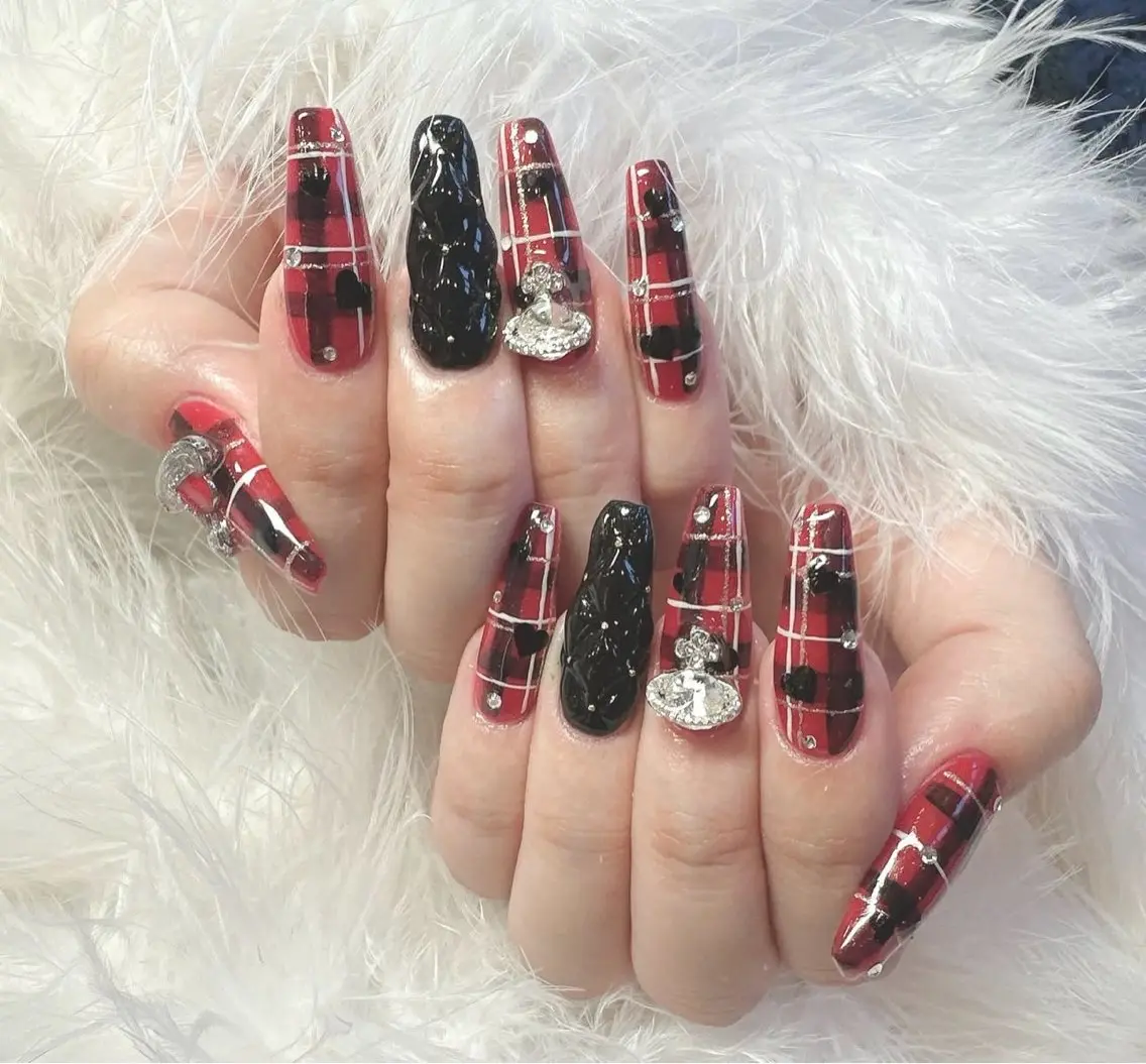 ネイル グラデーション キラキラネイル ワンカラーネイル 冬ネイル Jenn Nail Salonのネイルデザイン