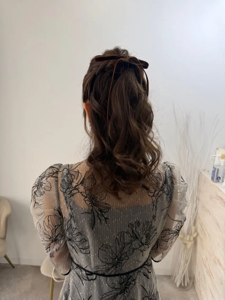 ヘアアレンジ ヘアセット 🤍りく 透明感カラー/熊谷のヘアスタイル