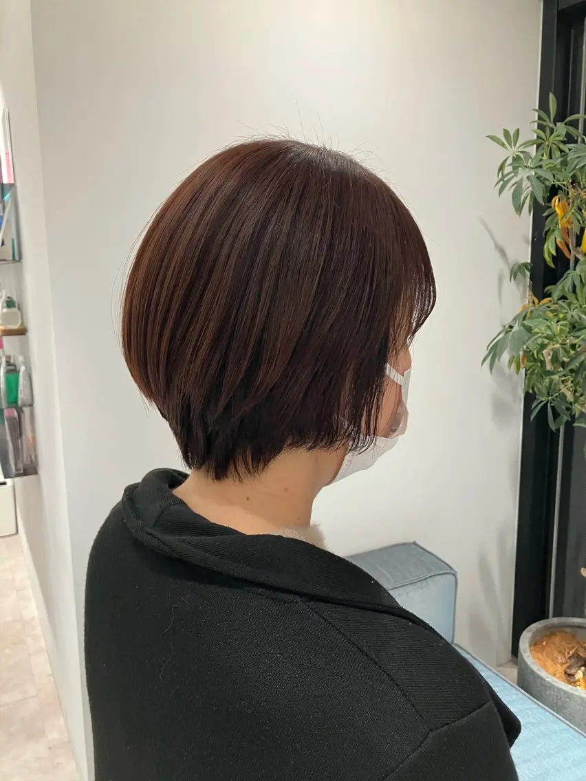 ショート ショートヘア サキ🤍ハイトーン 🩰くびれ巻きヘアのヘアスタイル
