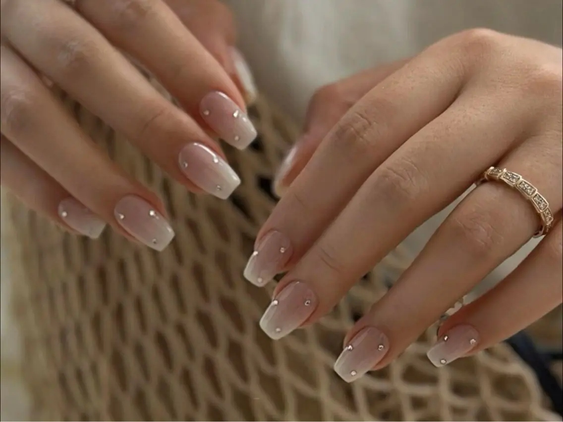 ネイル フットネイル フレンチネイル グラデーション 氷ネイル・うるうるネイル 韓国ネイル ハンドネイル Mixx Nail_ Studioのネイルデザイン