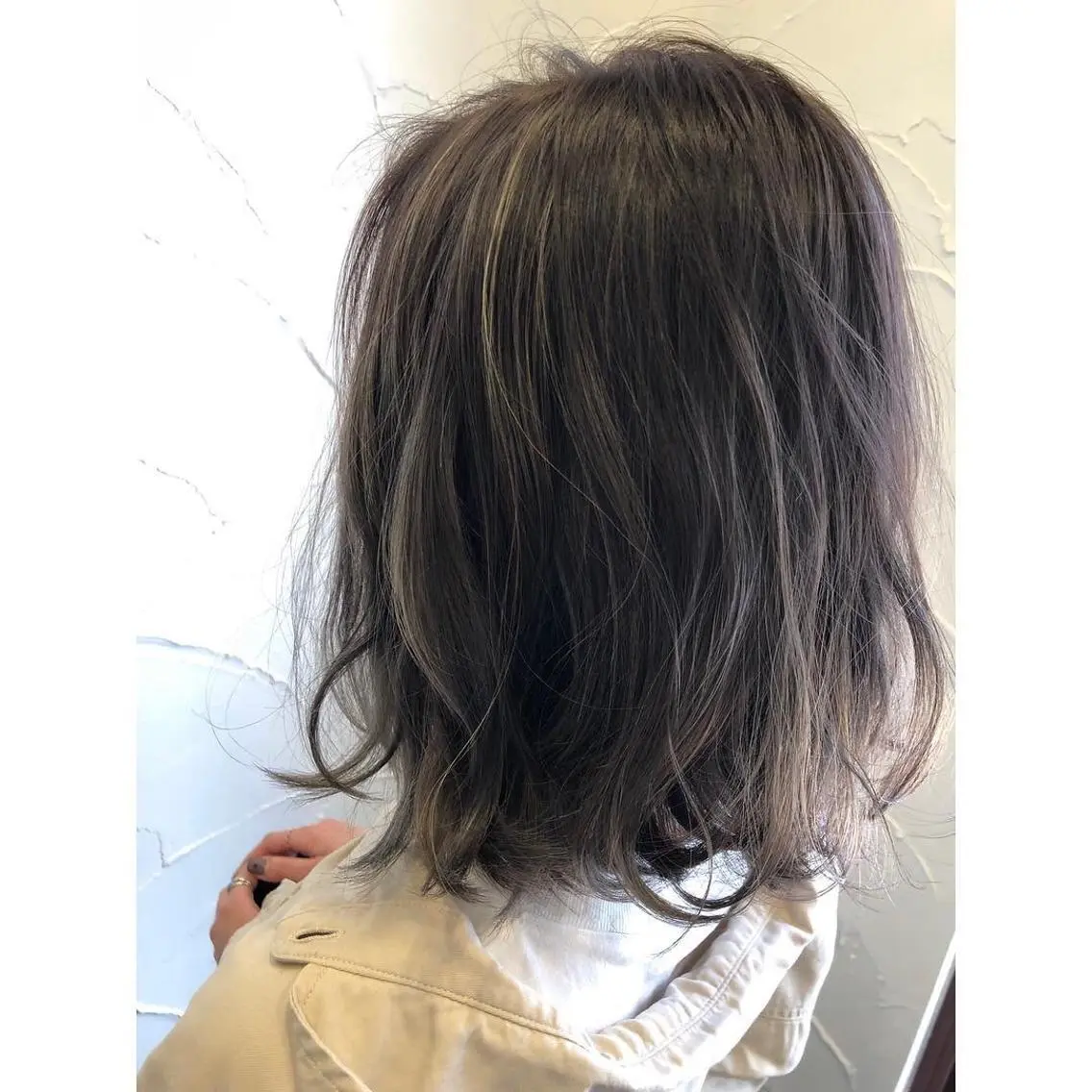 ミディアム カラー グレージュ ハイライトカラー ハイライト パーソナルカラー診断 できます 木曽 主博のヘアスタイル