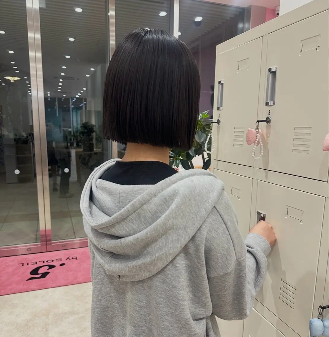 ショート 縮毛矯正 淡い暖色カラー🩰 girly ♡ ノアのヘアスタイル