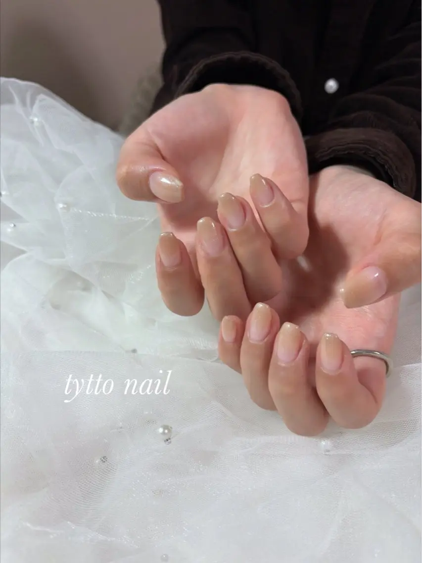 ネイル グラデーション キラキラネイル オフィスネイル ワンカラーネイル 冬ネイル ハンドネイル tytto nail ❤︎eriのネイルデザイン