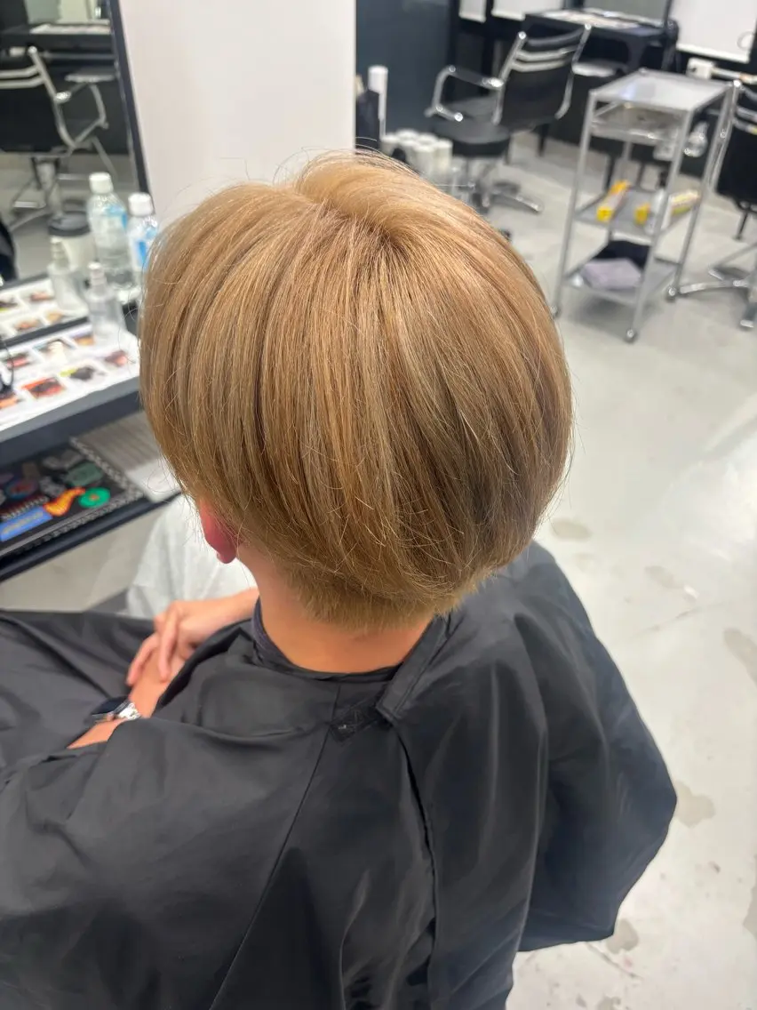 ショート カラー ヘアカラー gisele / アシスタント千葉洋佑のヘアスタイル
