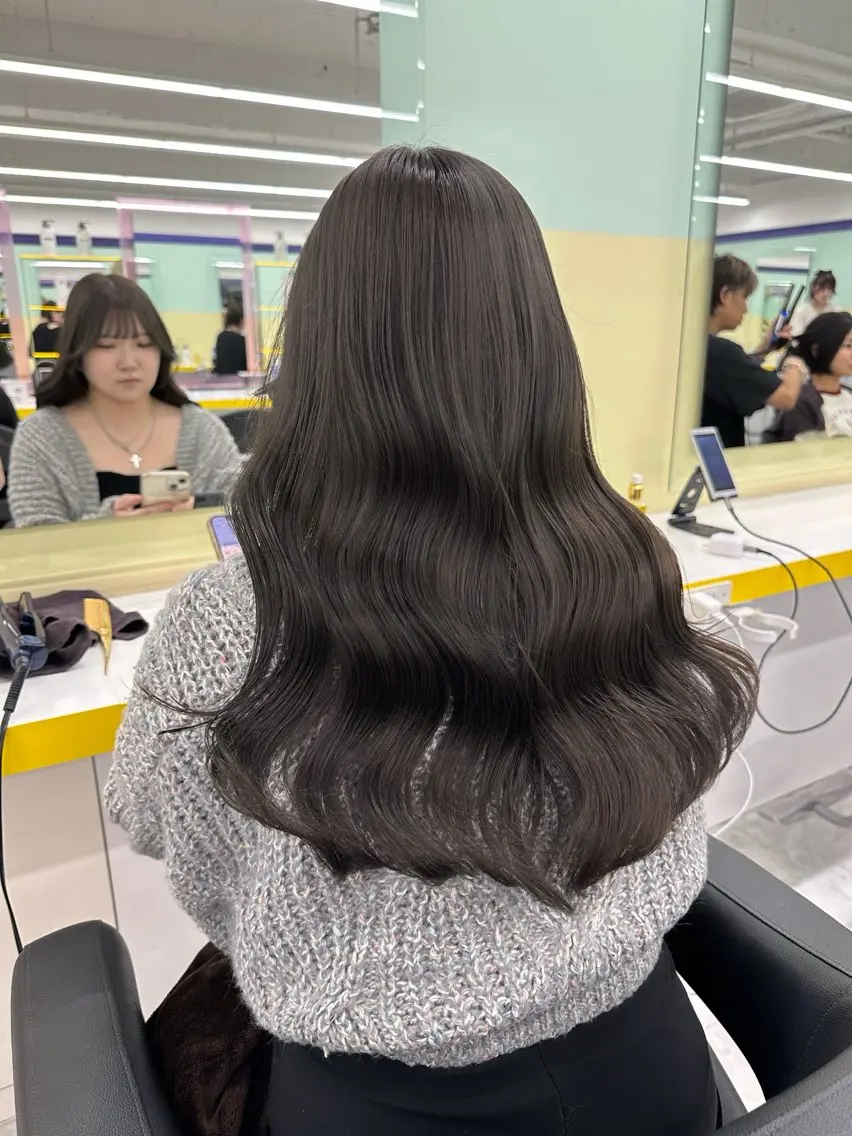 カラー ヘアカラー トリートメント ブリーチ縮毛矯正加藤 赤み無し透明感ヘアのヘアスタイル
