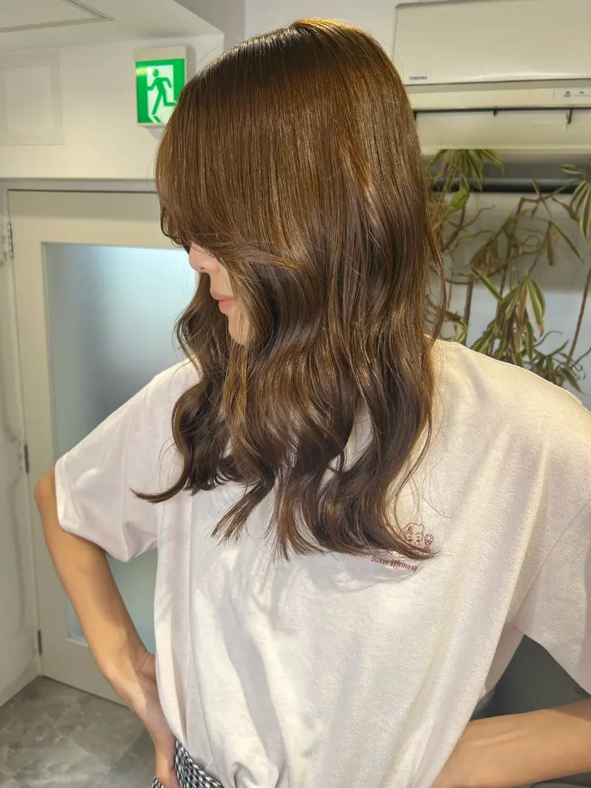 セミロング カラー ベージュカラー ブリーチ ケアブリーチ ブリーチなしカラー 透明感/レイヤー 🇰🇷tomonaのヘアスタイル