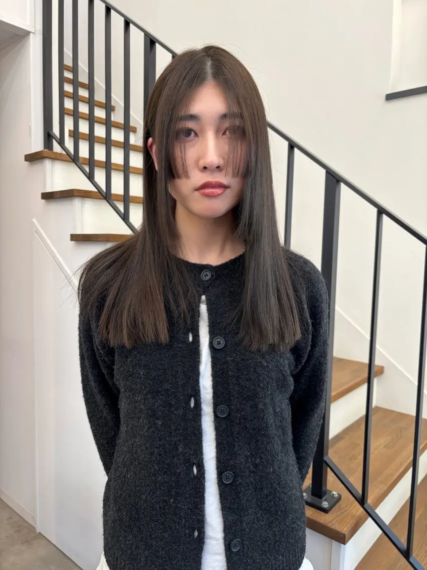 ロング 顔周りカット 縮毛矯正 蛭町 遥香のヘアスタイル