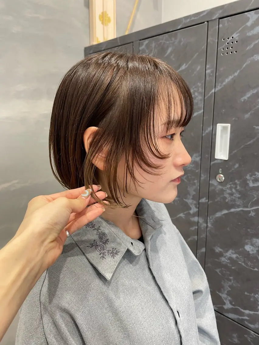 ショート カラー ベージュカラー ブリーチ ブラウンカラー イヤリングカラー 顔周りカット カット ヘアカラー トリートメント 🪿透明感/艶カラー ﾜﾀﾅﾍﾞｱｵｲのヘアスタイル