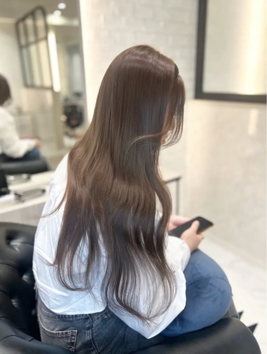 ロング カラー ヘアカラー トリートメント emi/髪質改善/ 韓国風/艶カラーのヘアスタイル
