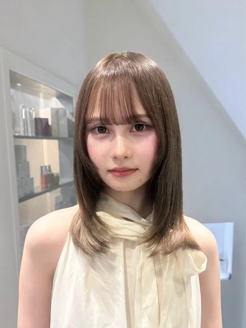 セミロング カラー ブリーチ 透明感カラー グレージュ ブリーチなしカラー ヘアカラー ブリーチ・ダブルカラ ー🪐✩serenaのヘアスタイル