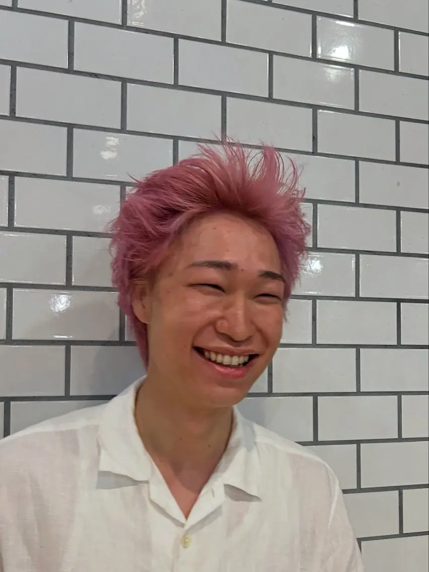 カラー メンズ メンズハイトーン ハイトーンカラー ピンクカラー ヘアカラー 植吉 琉月のヘアスタイル