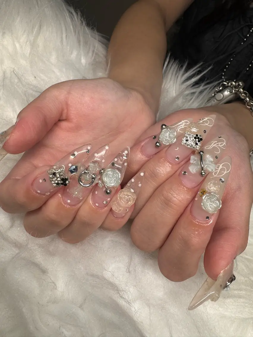 ネイル ハンドネイル BLAST YUKIMIのネイルデザイン