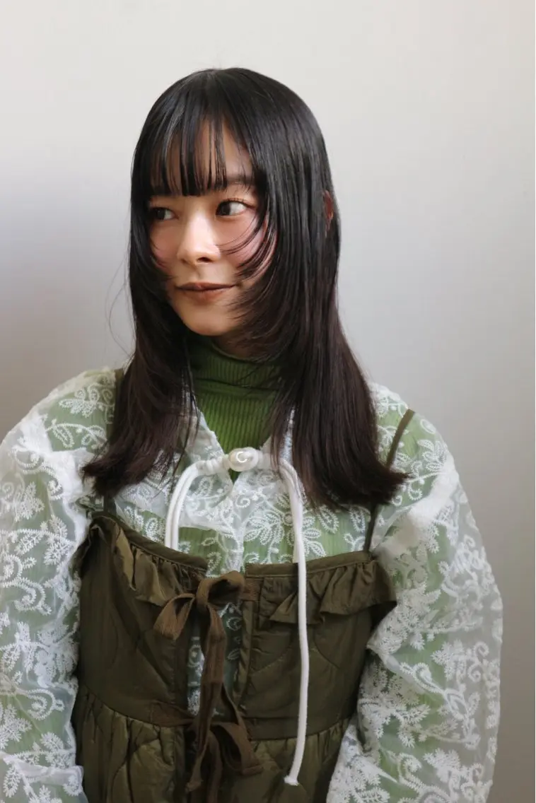セミロング カラー レイヤーカット AKO .のヘアスタイル