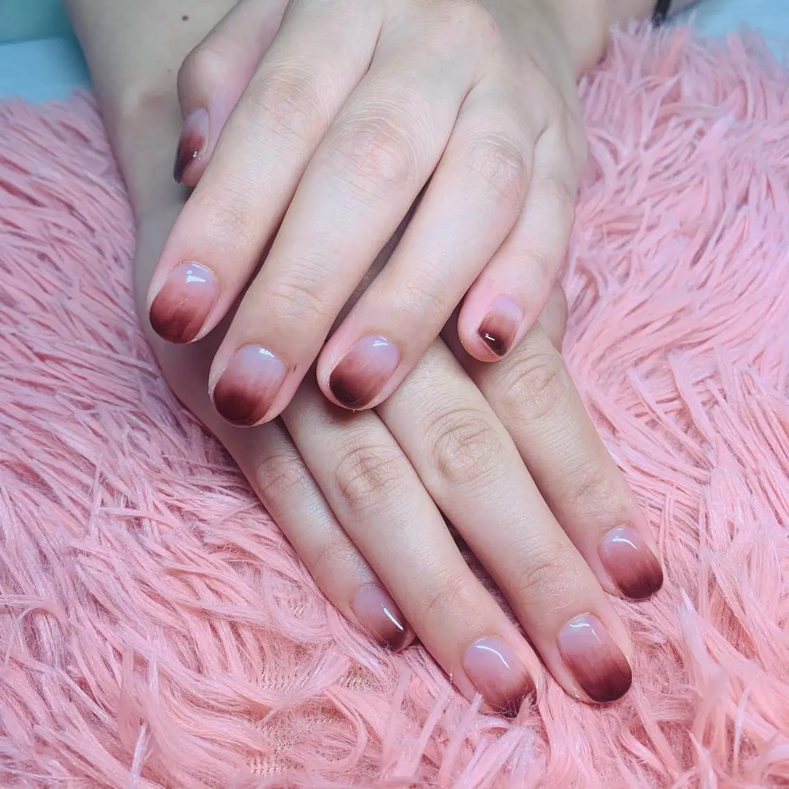 ネイル アートネイル オーロラネイル ブラウン ジェルネイル グラデーション Nail&Eye Spina 琴美のマツエク・マツパデザイン