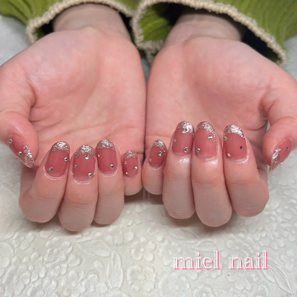 ネイル フレンチネイル キラキラネイル ラメ(グリッター) ピンク ストーンネイル ハンドネイル miel nailのネイルデザイン