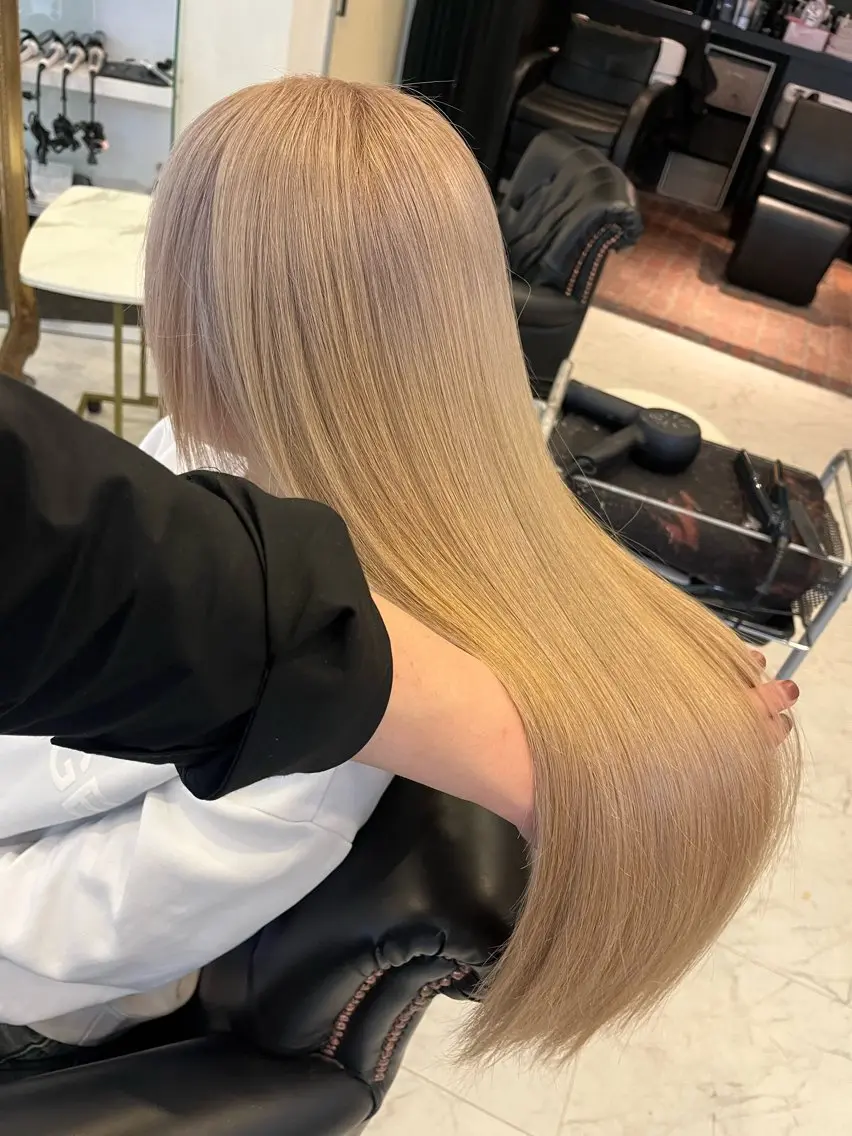 ロング エクステ ケアブリーチ&シール エクステの店和田翔莉のヘアスタイル
