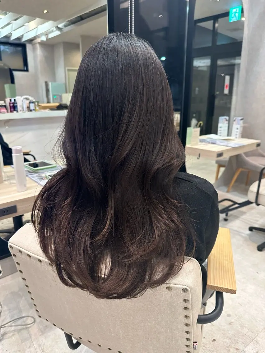 ロング レイヤーカット 韓国ヘア🦢🖤 Sayumiのヘアスタイル