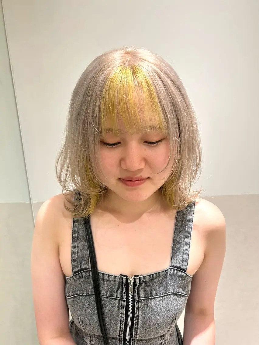 ミディアム カラー ベージュカラー イエローカラー ヘアカラー トリートメント 🫒オリーブ/透け感 レイヤー🌿‬モエカのヘアスタイル