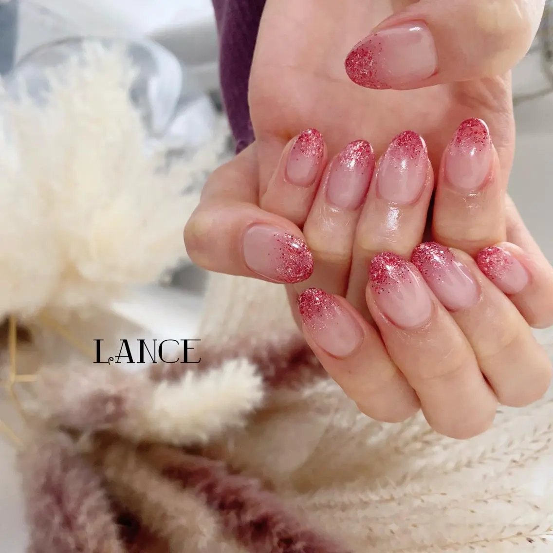 ミディアム ネイル クリスマス オーロラネイル フレンチネイル ワンホンネイル 冬ネイル ハンドネイル Lance nailのネイルデザイン