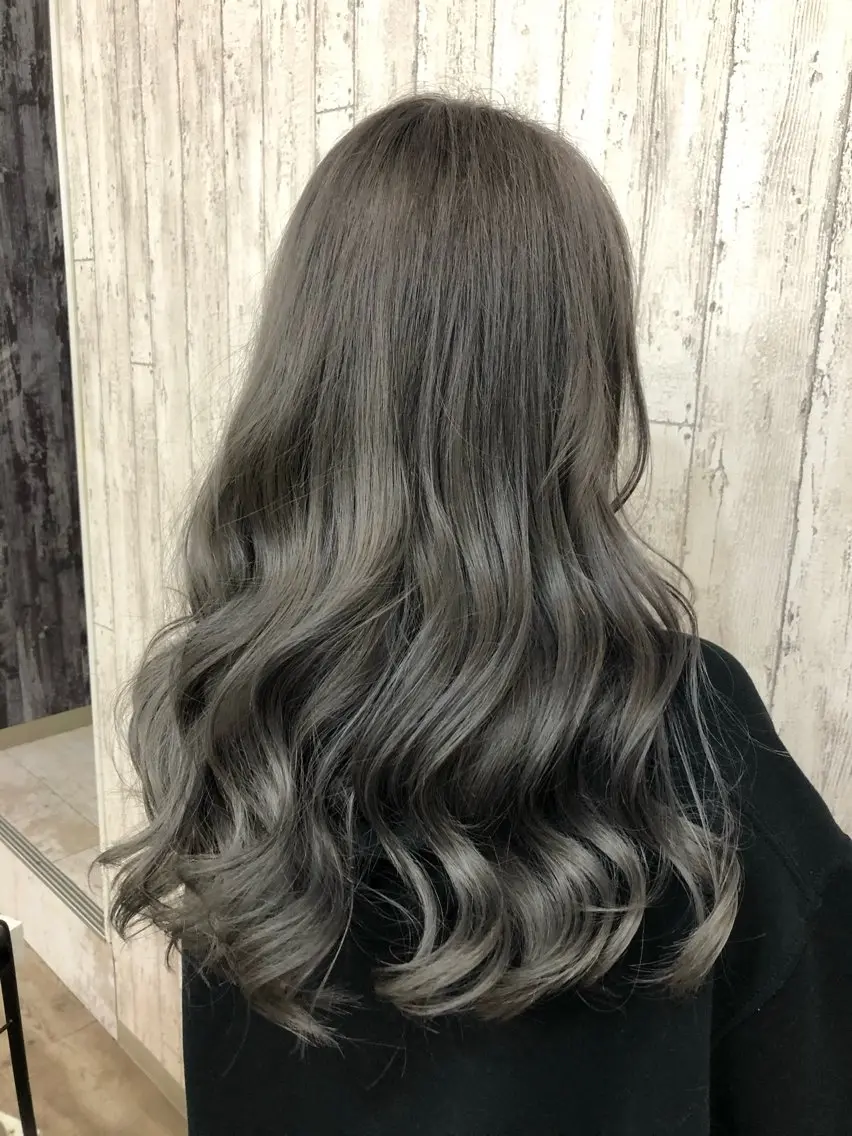 セミロング カラー 成田 恭介のヘアスタイル